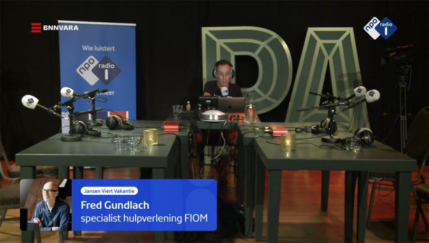 Fred Gundlach bij Jansen viert vakantie.png Fred Gundlach bij Jansen viert vakantie.png