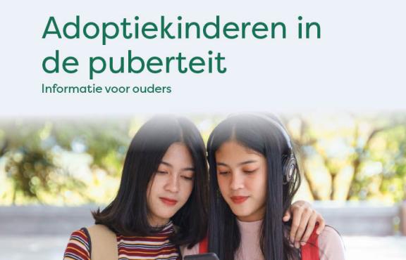 De voorkant van de brochure: Adoptiekinderen in de puberteit